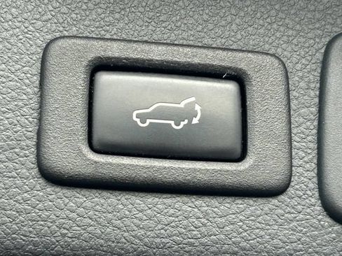 Used 2016 Subaru Forester 2.5i Touring w/ Eyesight & Navigation System AWD/4WD image 32