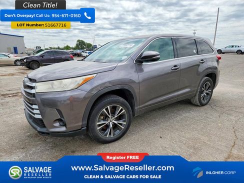 Used 2018 Toyota Highlander LE FWD image 1
