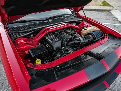 Used 2015 Dodge Challenger SRT w/ Technology Group image 53