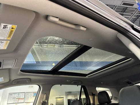 New 2025 Honda Pilot Touring image 21