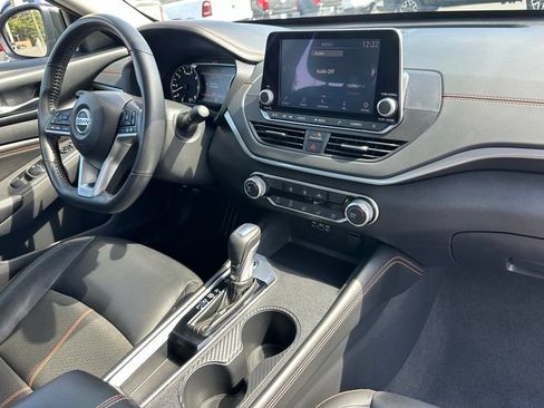 Used 2022 Nissan Altima 2.5 SR FWD image 15