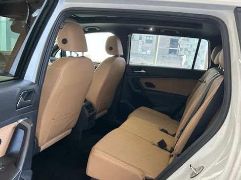 Certified 2023 Volkswagen Tiguan SE R-Line image 17