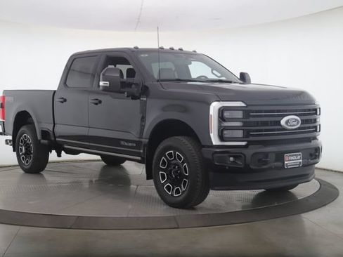 Used 2026 Ford F250 Platinum AWD/4WD image 2