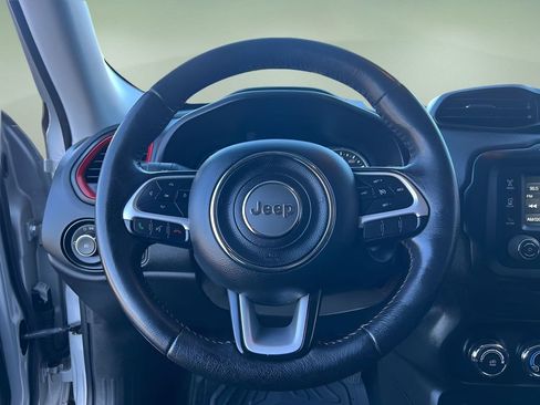 Used 2017 Jeep Renegade Trailhawk image 22