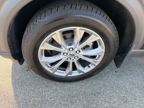 Used 2020 Ford Explorer XLT w/ Equipment Group 202A image 10