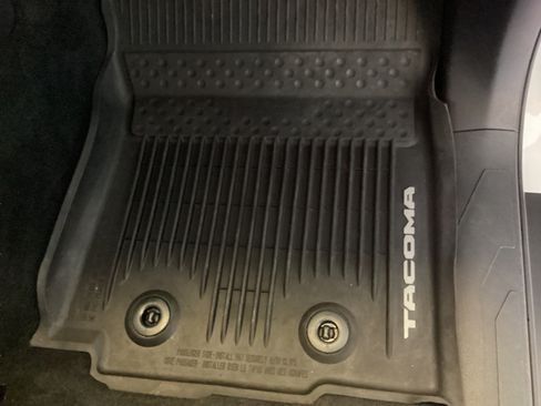 Used 2019 Toyota Tacoma SR5 AWD/4WD image 46