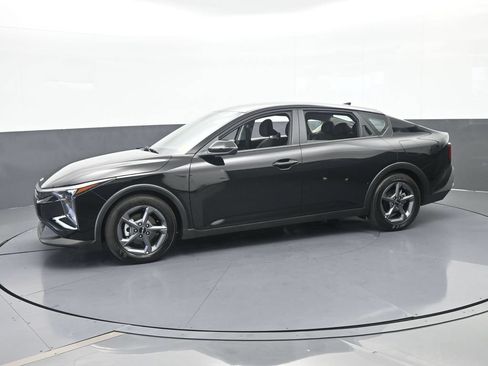 Used 2026 Kia K4 FWD image 2