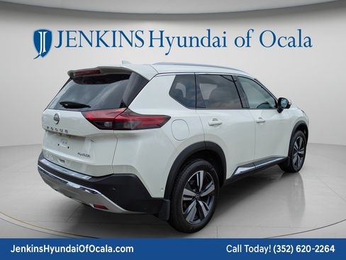 Used 2023 Nissan Rogue Platinum w/ Platinum Premium Package FWD image 3