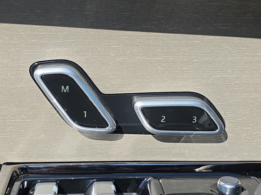 New 2026 Land Rover Range Rover SV AWD/4WD image 30