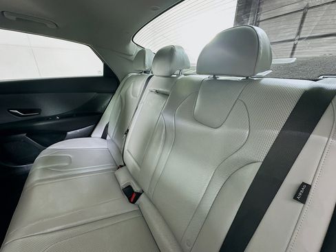 Certified 2024 Hyundai Elantra Limited image 26