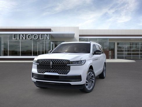 New 2025 Lincoln Navigator Reserve image 2