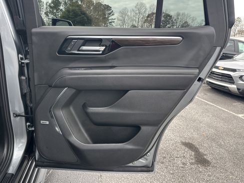 Used 2025 Chevrolet Tahoe Premier image 17
