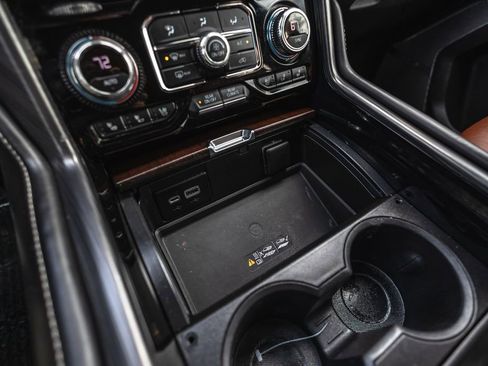 Used 2023 GMC Yukon Denali Ultimate image 20