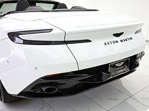 Used 2024 Aston Martin DB12 Convertible RWD image 22