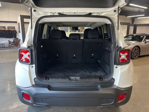 Used 2023 Jeep Renegade Altitude w/ Sun/Sound Group AWD/4WD image 51