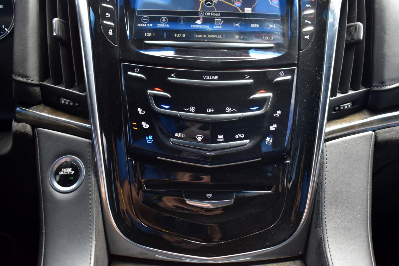 Used 2017 Cadillac Escalade Platinum AWD/4WD image 18