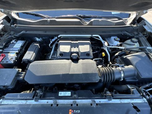 Certified 2024 GMC Canyon AT4 w/ Technology Package image 8