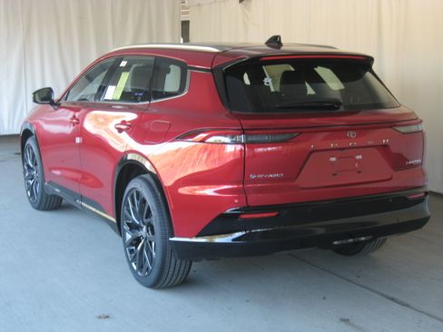 New 2025 Toyota Crown Signia image 7