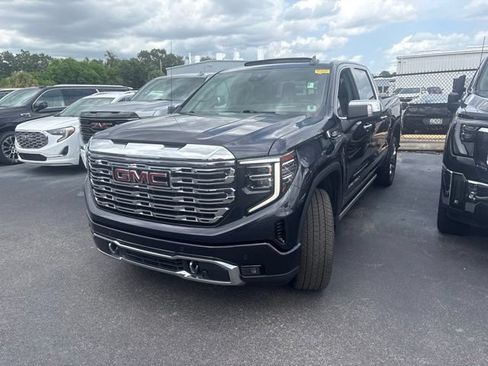 Used 2024 GMC Sierra 1500 Denali w/ Denali Reserve Package AWD/4WD image 1