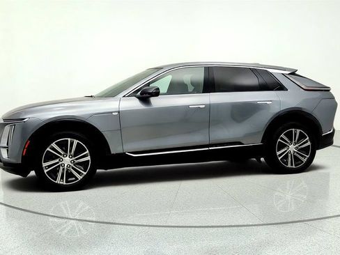 Used 2023 Cadillac Lyriq AWD image 8