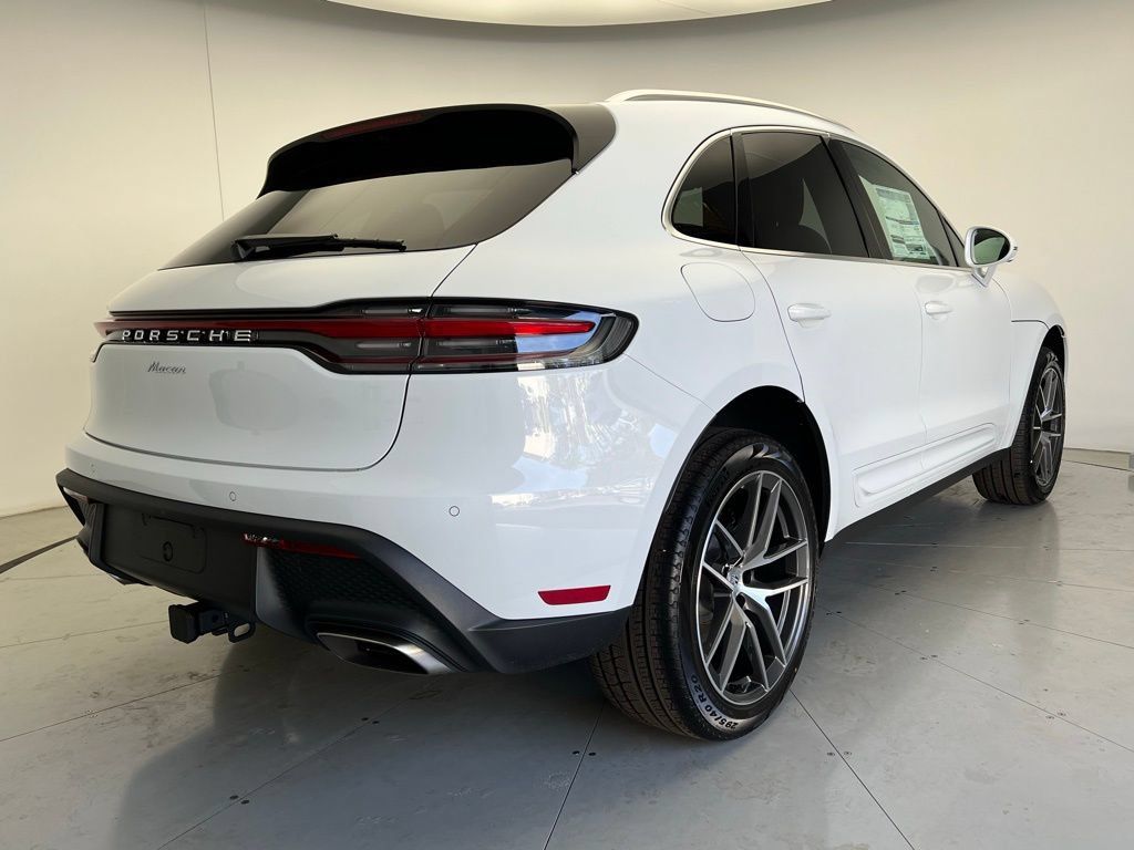 Certified 2026 Porsche Macan AWD/4WD image 22