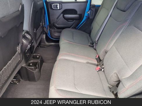 Used 2024 Jeep Wrangler Unlimited Rubicon AWD/4WD image 15