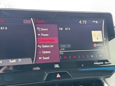 Used 2022 Toyota Venza XLE image 5