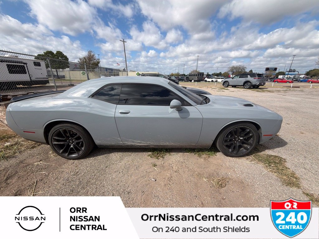 Used 2022 Dodge Challenger R/T Scat Pack RWD image 3