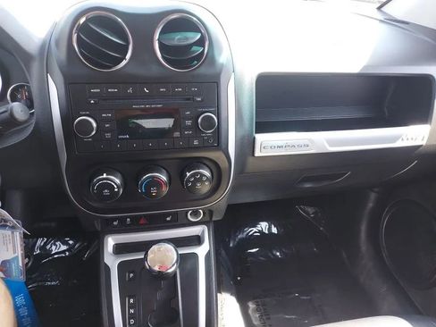 Used 2016 Jeep Compass Latitude AWD/4WD image 12