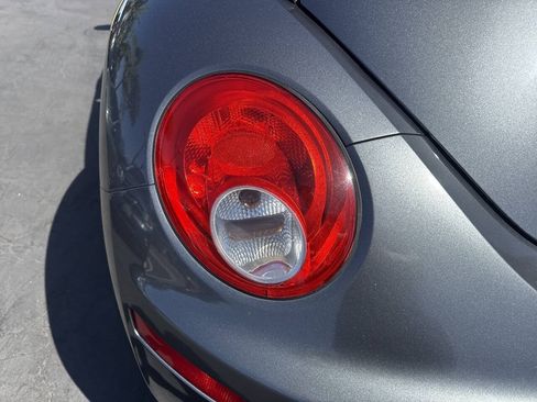 Used 2007 Volkswagen Beetle Coupe w/ Package 1 FWD image 23