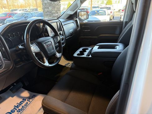 Used 2018 GMC Sierra 1500 SLE w/ SLE Value Package image 2