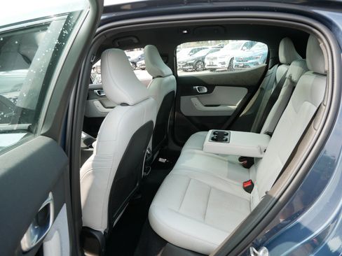 Used 2023 Polestar Polestar 2 w/ Pilot Pack AWD/4WD image 12