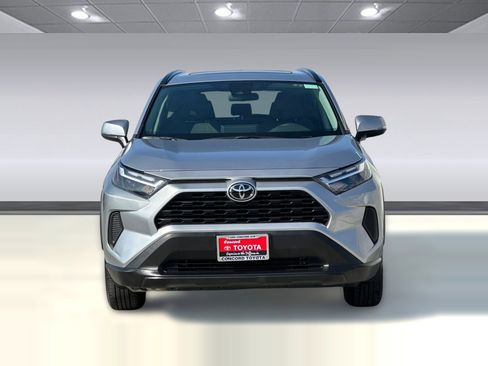 Used 2025 Toyota RAV4 XLE image 5