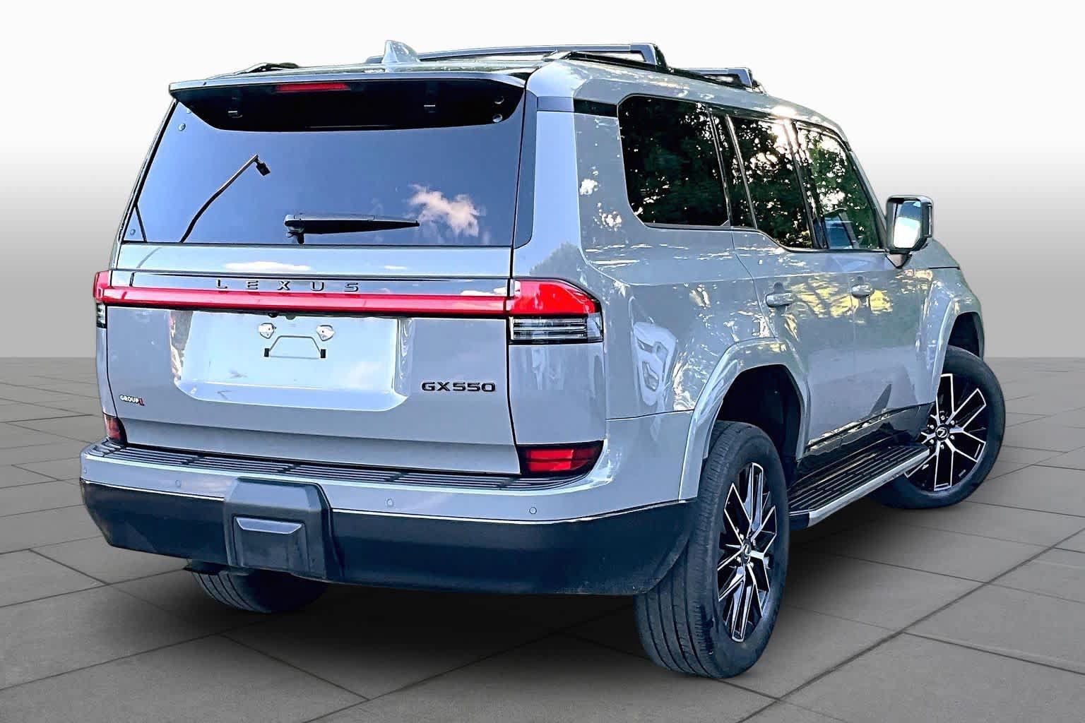 Used 2024 Lexus GX 550 w/ Accessory Package (Z1) AWD/4WD image 13