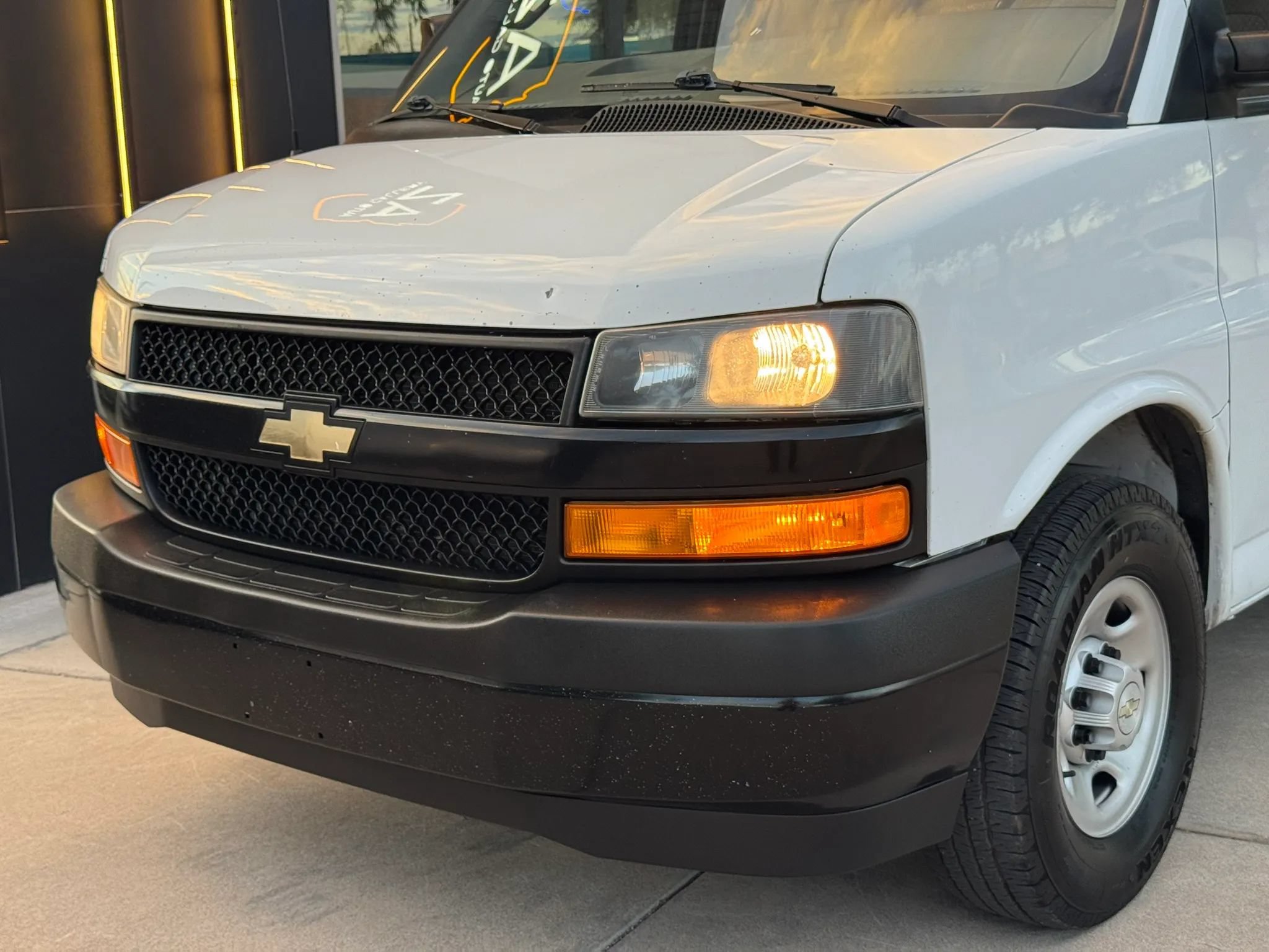 Used 2020 Chevrolet Express 3500 w/ Power Convenience Package RWD image 25
