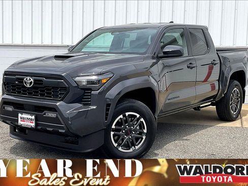 New 2025 Toyota Tacoma TRD Sport image 2