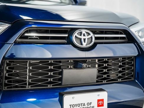 Used 2024 Toyota 4Runner SR5 Premium image 8