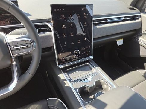 New 2026 GMC Sierra EV Elevation w/ Premium Package image 31