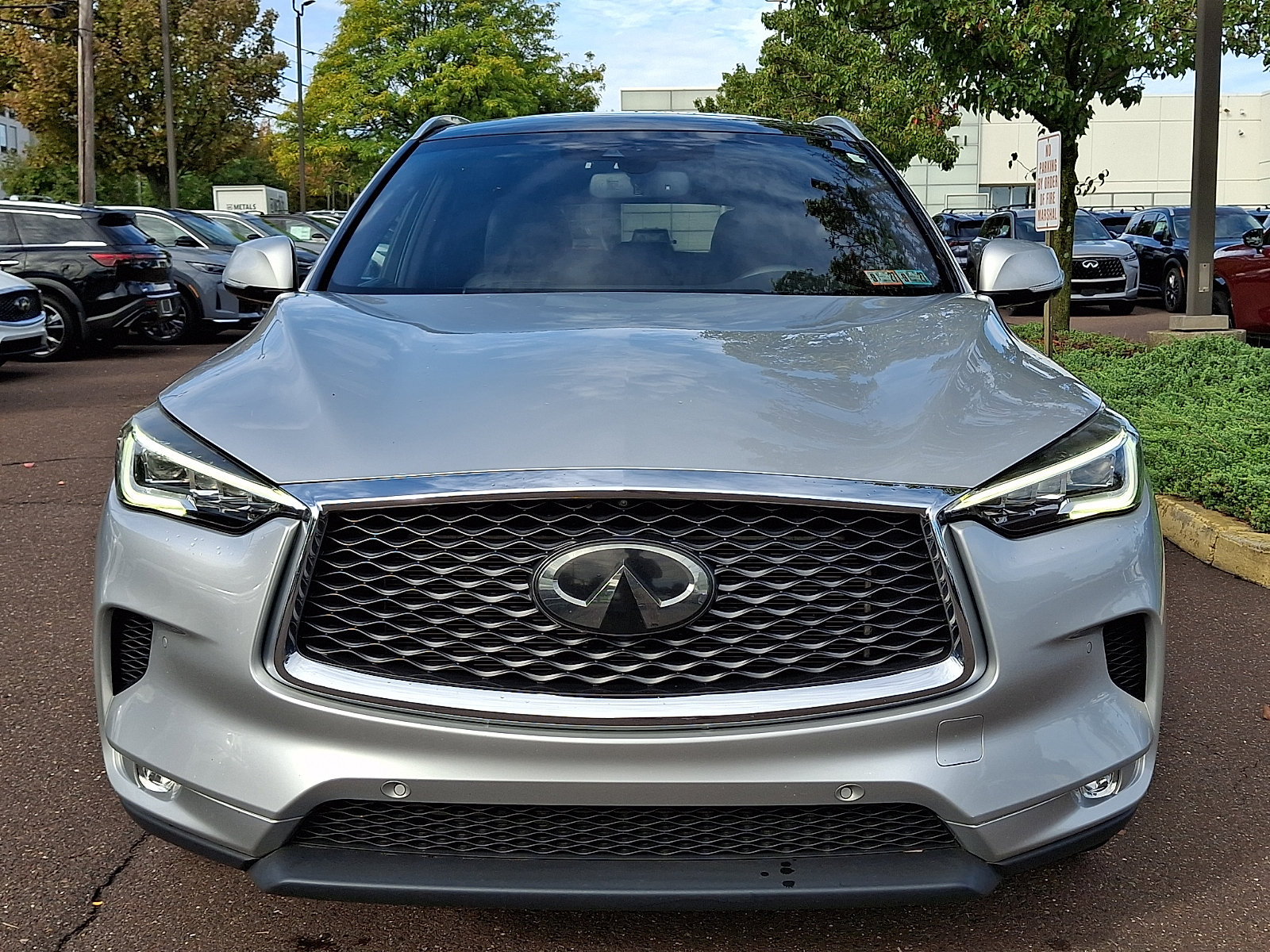 Used 2019 INFINITI QX50 Essential w/ Sensory Package AWD/4WD image 2