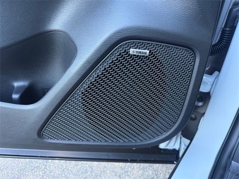 New 2026 Mitsubishi Outlander SEL image 13