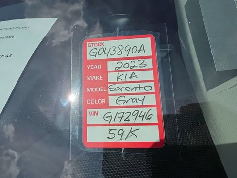 Certified 2023 Kia Sorento SX FWD image 10