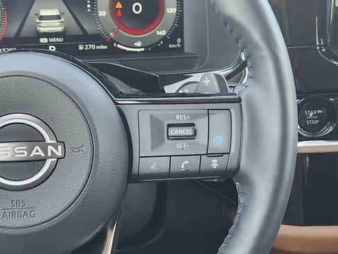 Used 2025 Nissan Pathfinder Platinum AWD/4WD image 32