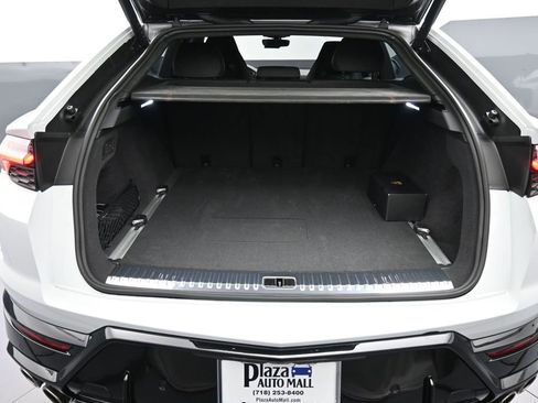 Used 2025 Lamborghini Urus SE AWD/4WD image 27