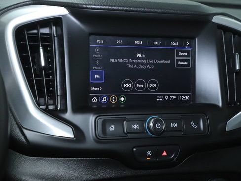 Used 2024 GMC Terrain SLE AWD/4WD image 25