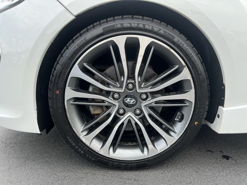 Used 2016 Hyundai Veloster Turbo FWD image 10