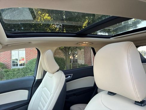 Used 2024 Ford Edge SEL w/ Convenience Package AWD/4WD image 12