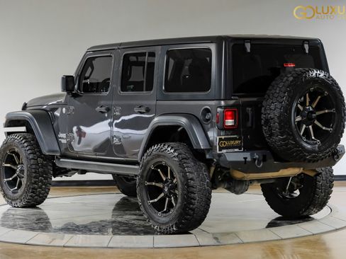 Used 2019 Jeep Wrangler Unlimited Sport S AWD/4WD image 11