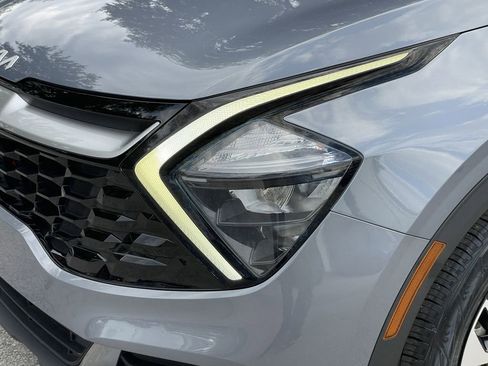 Certified 2023 Kia Sportage EX FWD image 9