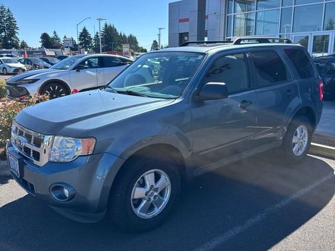Used 2011 Ford Escape XLT w/ 201A Rapid Spec Order Code FWD image 1