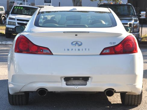 Used 2011 INFINITI G37 Journey w/ Premium Pkg image 8